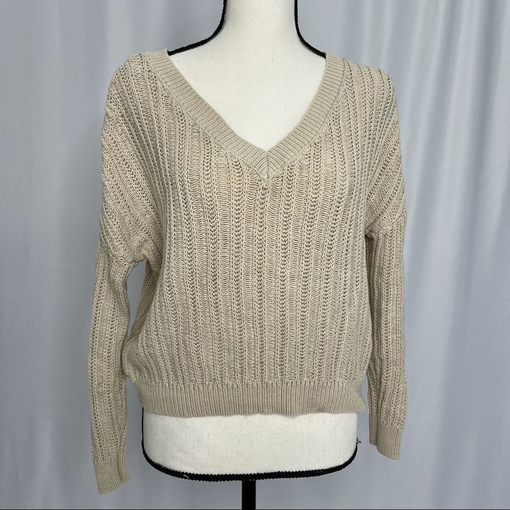 Rue21 V-neck knitted beige sweater size xs
